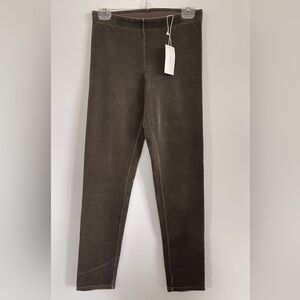 Vince Woman’s ladies cotton bland pants by Vince. Brown color. Size M